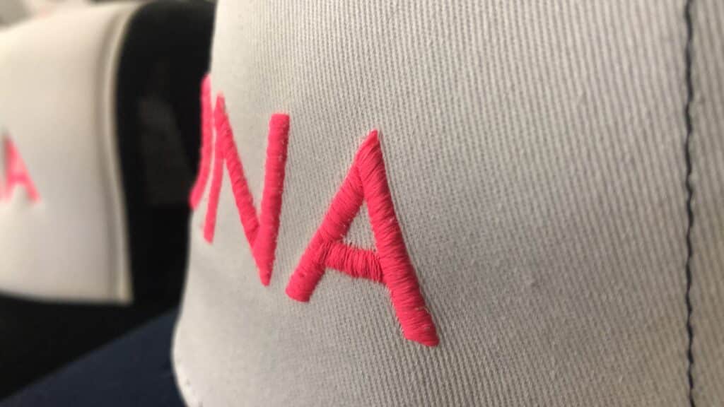 Gorra Bordada Personalizada en Druckmaster